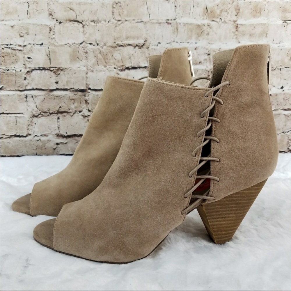 Vince Camuto emera peep toe bootie